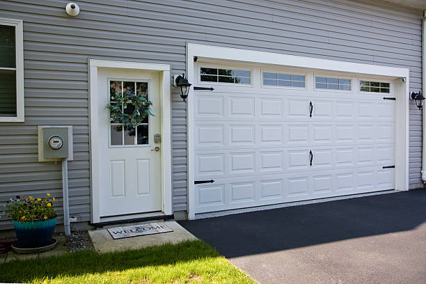 24/7 Emergency Garage Door Panel Replacement experts in Somonauk, IL